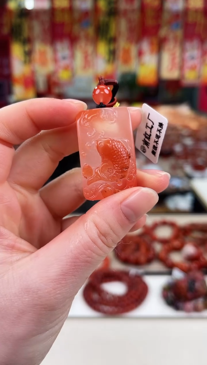 未镶嵌雕刻吊坠南红玛瑙（多样式发其一）