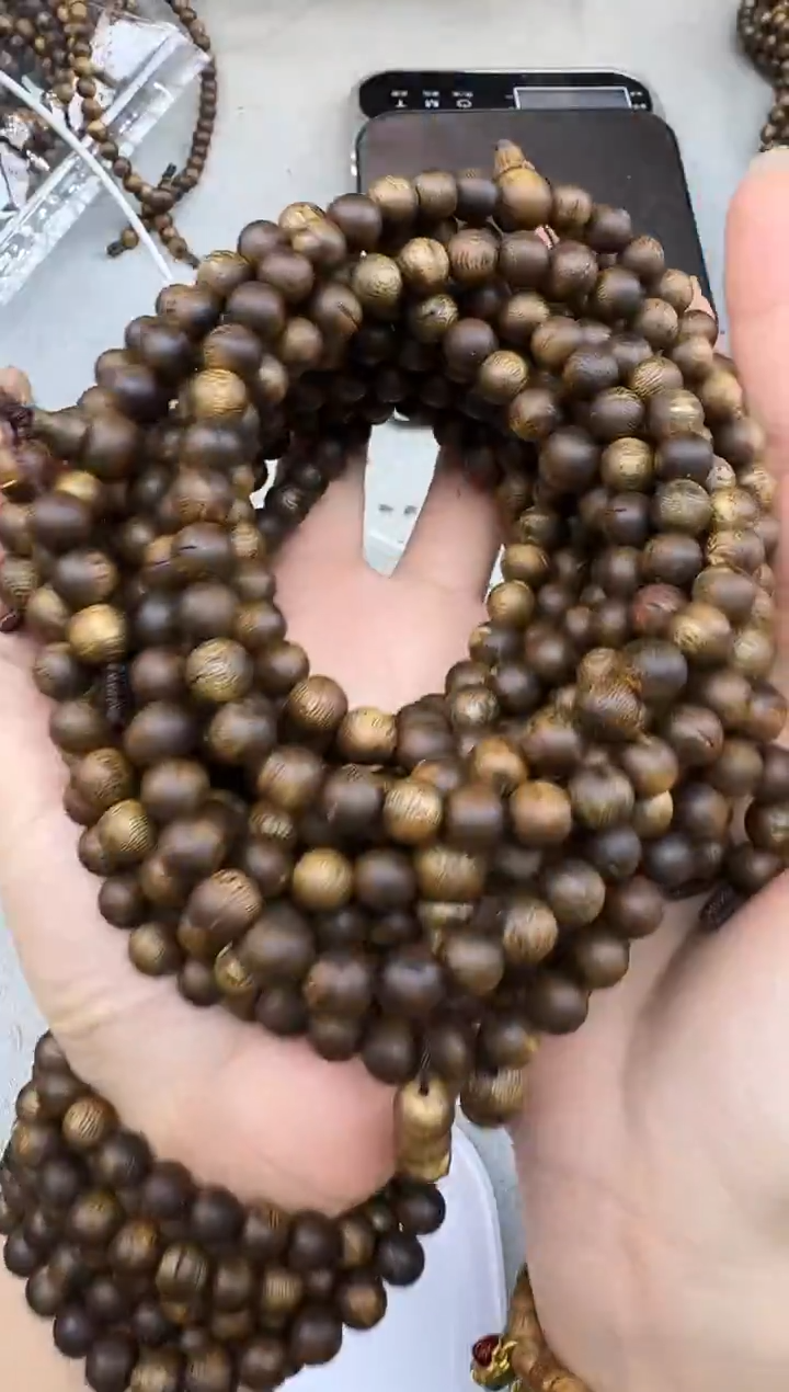 沉香手串0826白棋虫漏瑕疵圆珠多圈多样性发一