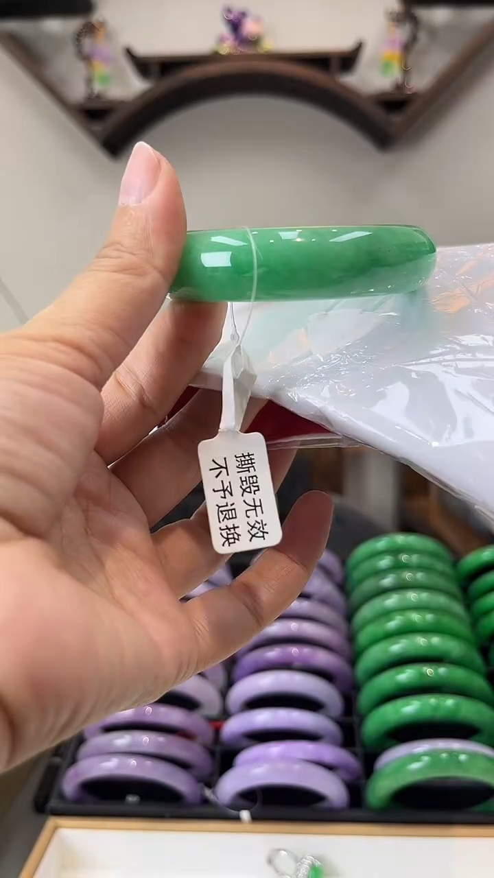 【闪购商品】砖雕闪110 圈口57.6 独货手镯