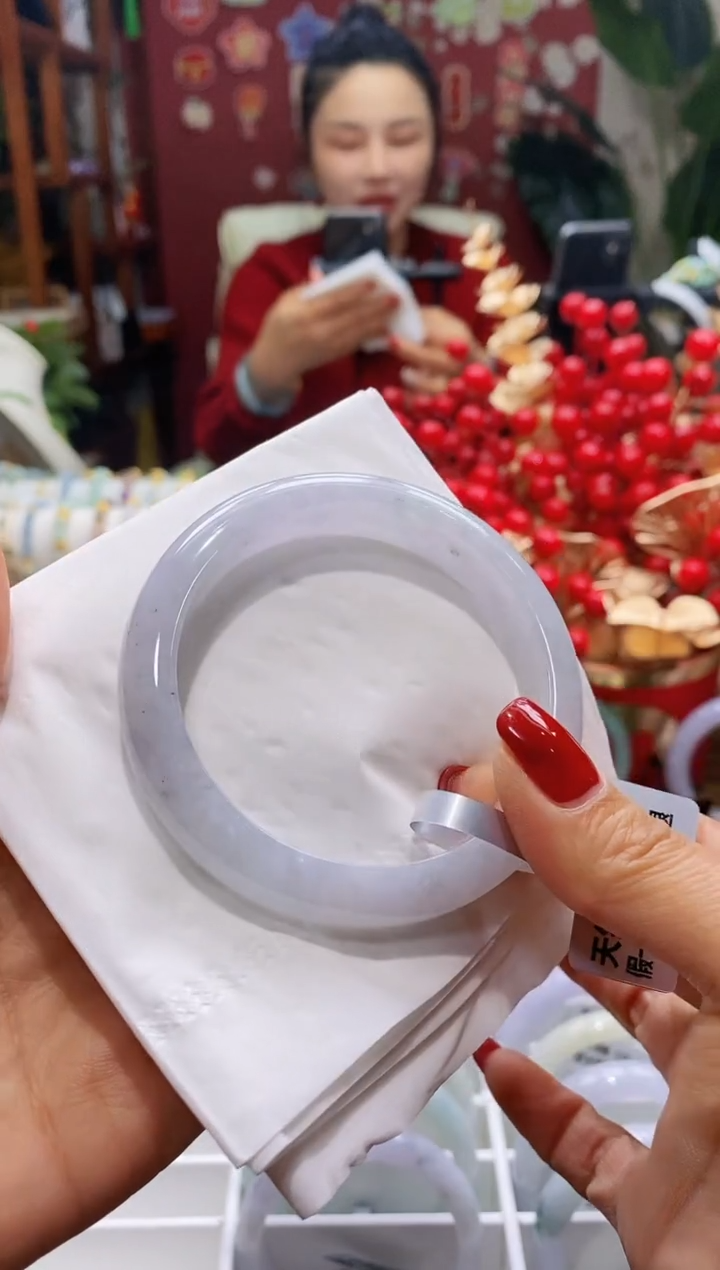 【闪购商品】翡翠手镯未镶嵌18冰乌鸡56-58/12.1*8.2