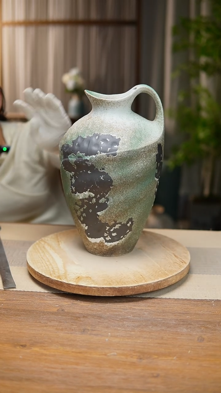 【闪购商品】陶瓷花器诧寂复古绿奶壶