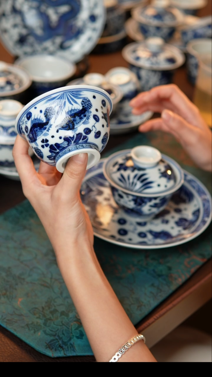 其他陶瓷满鳜鱼藻纹压手杯