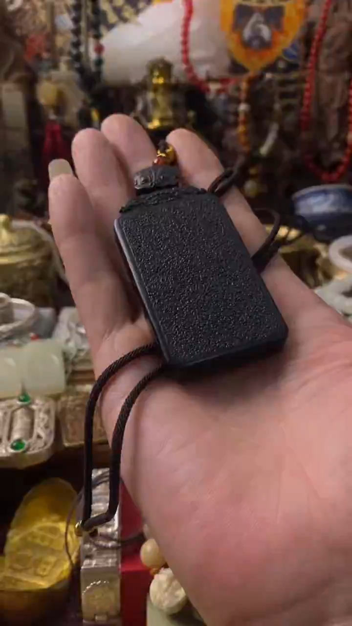 颈饰未镶嵌和田玉（墨玉）-----主播推荐------