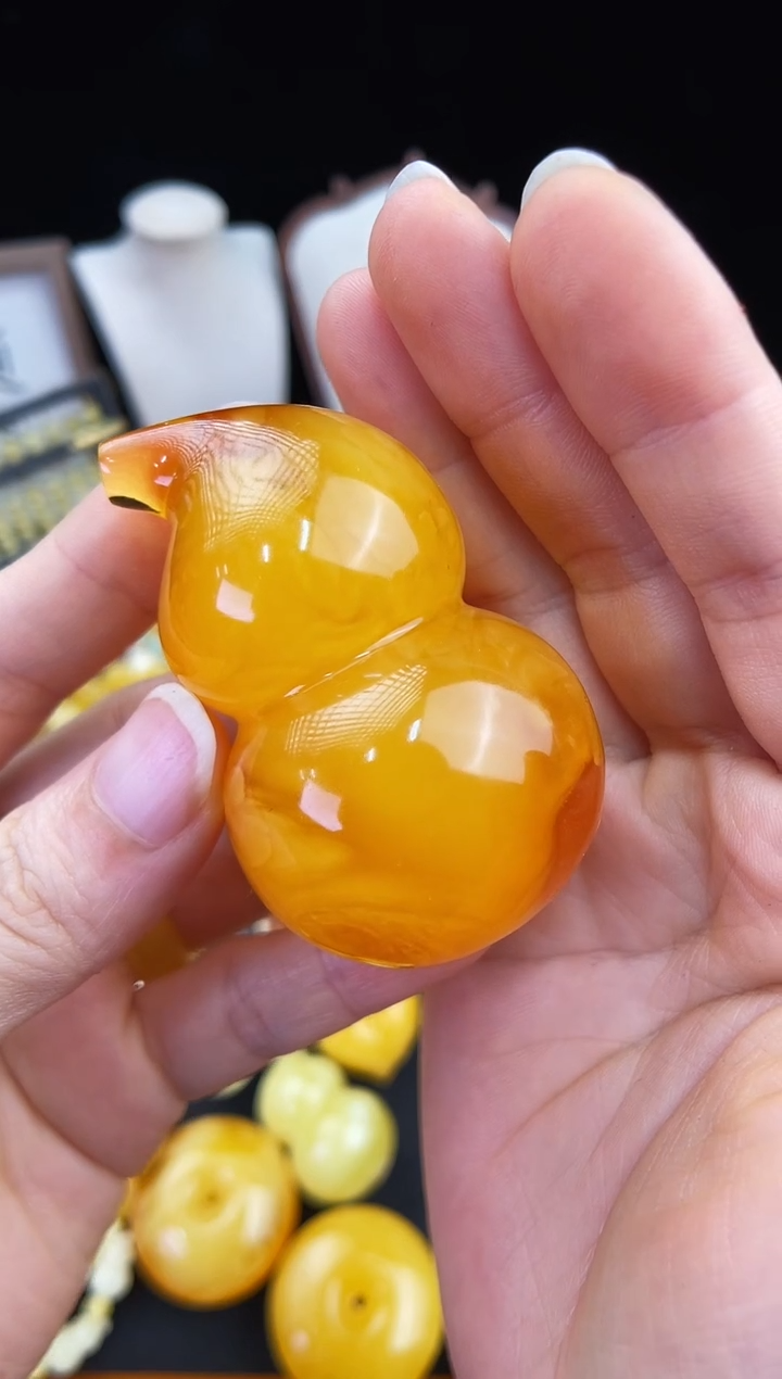 琥珀未镶嵌珠宝奇石小****3柒月