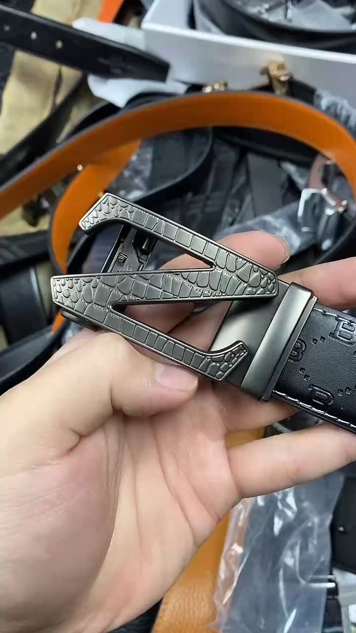 2025新款B男士2经典时尚百搭商务自动扣皮带