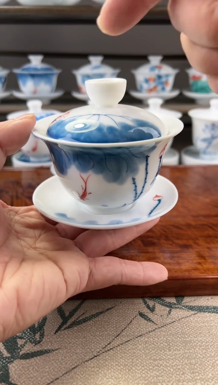 微瑕线条莲150ml三才盖碗