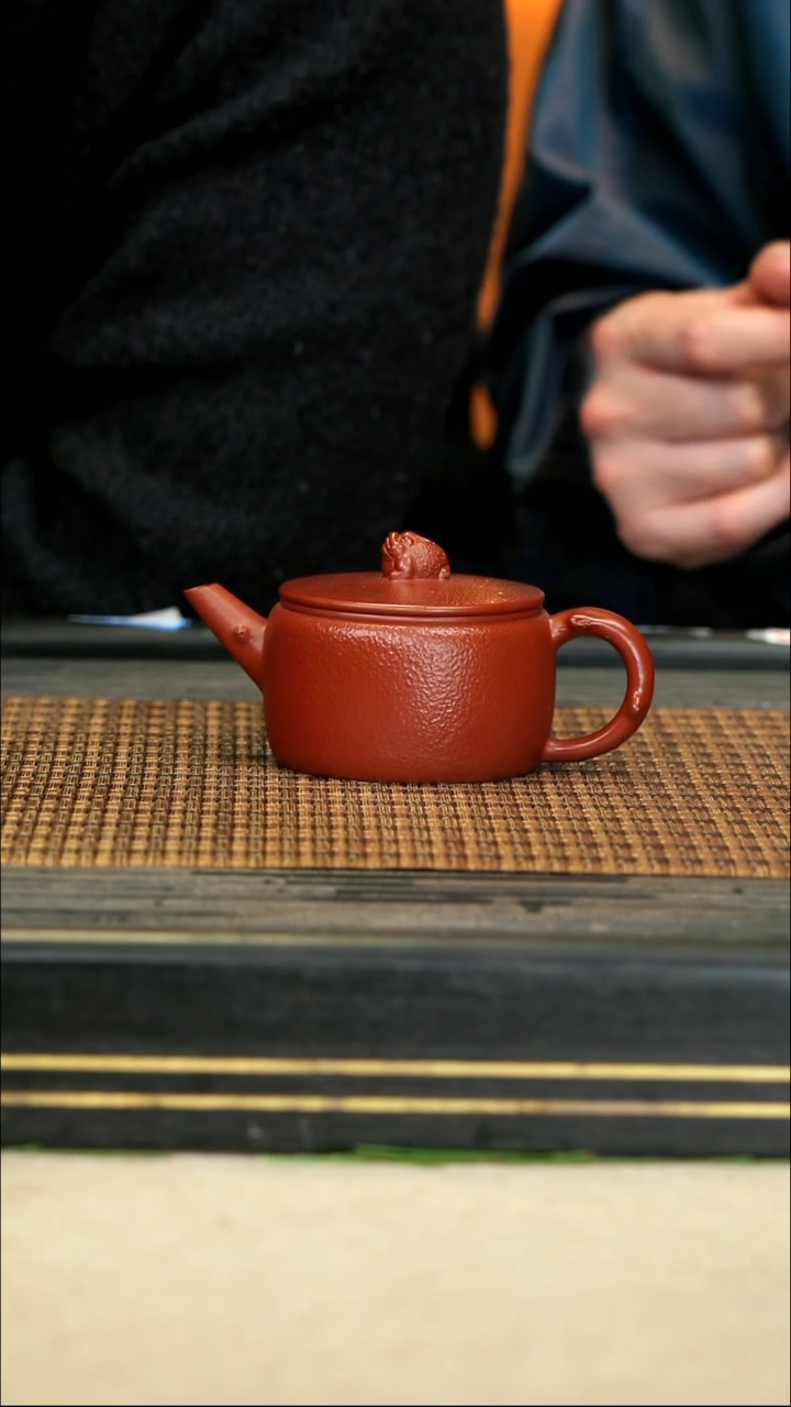 【闪购商品】紫砂茶壶ZCJ67朱泥锤纹 汉瓦