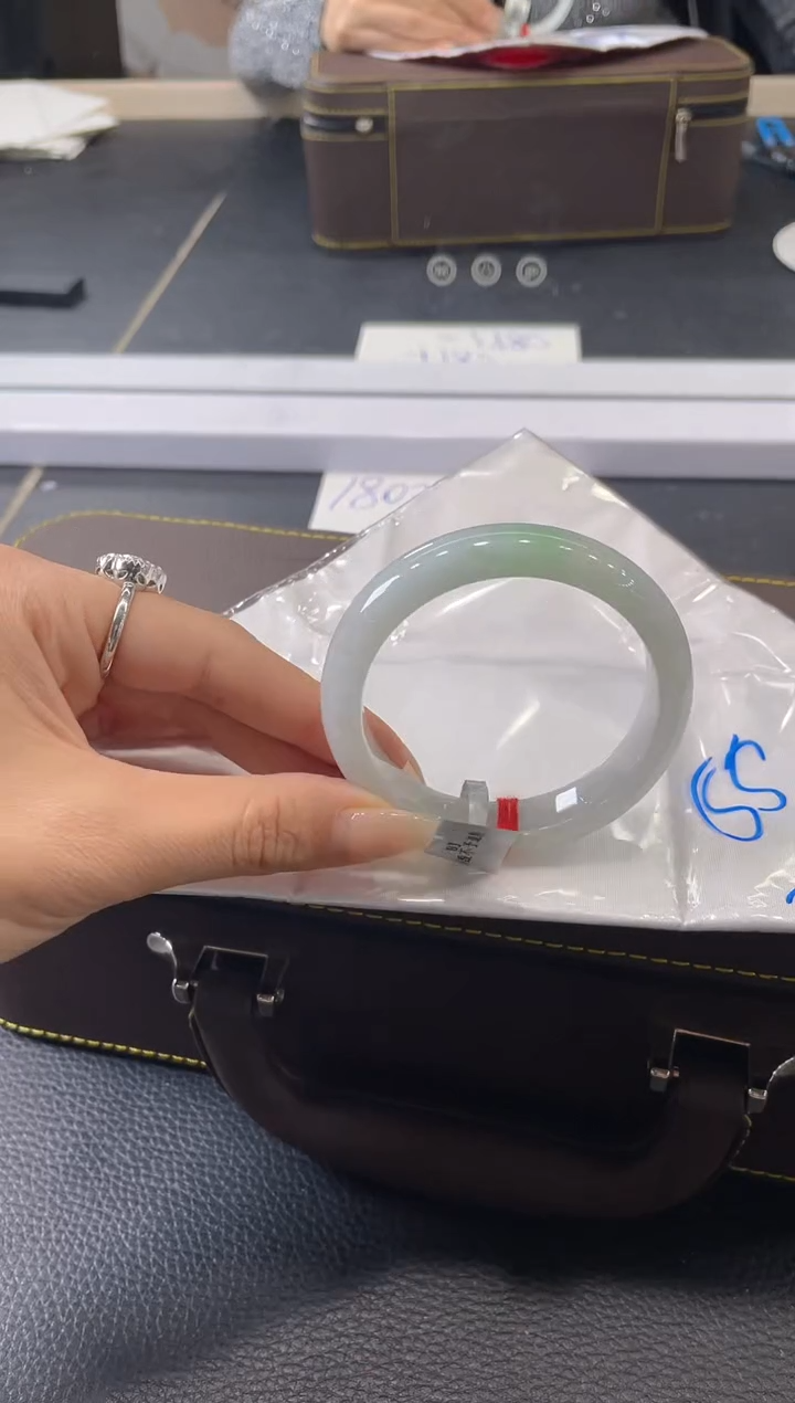 【闪购商品】翡翠手镯未镶嵌手镯