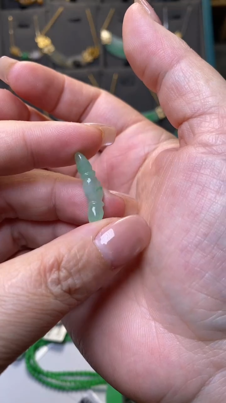 颈饰未镶嵌翡翠净货39308