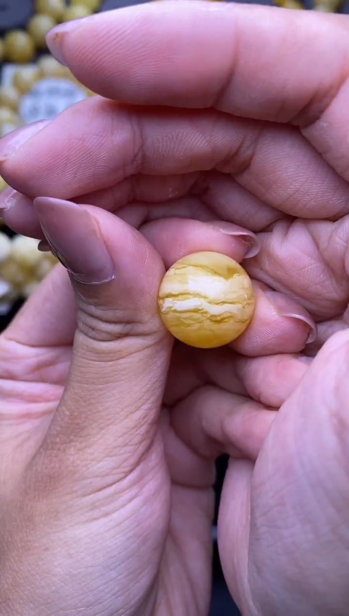 裸石琥珀未镶嵌18mm+大小姐珠宝10