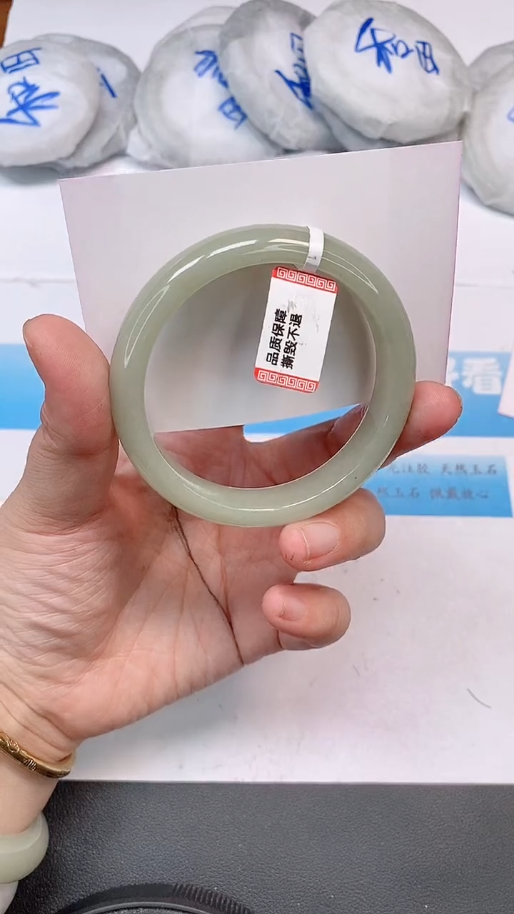 未镶嵌手镯石英质玉62/56-57