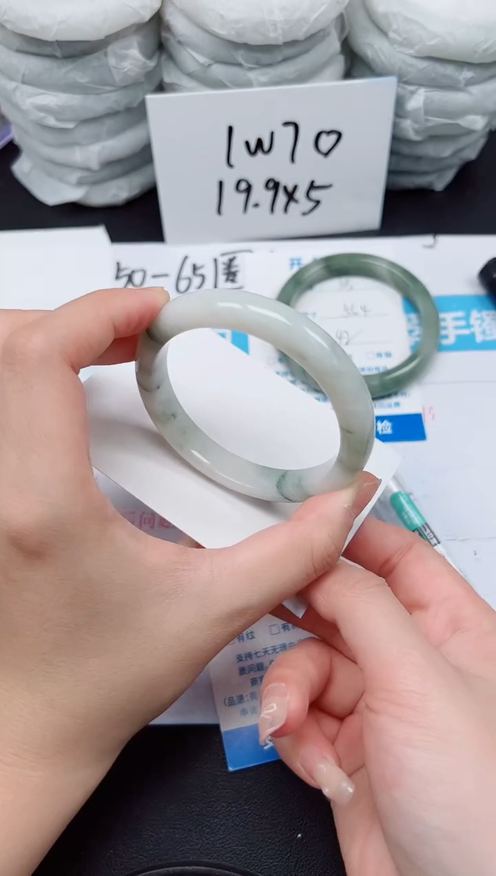 【闪购商品】石英质玉手镯未镶嵌G106-56.6