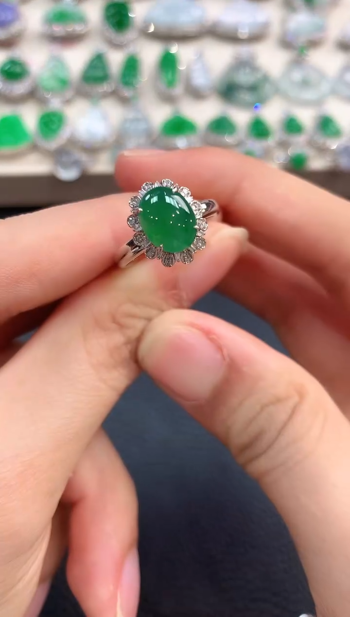 【闪购商品】翡翠戒指18K金镶嵌b42       