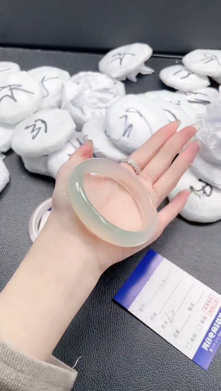 【闪购商品】石英质玉手镯未镶嵌04J241-62