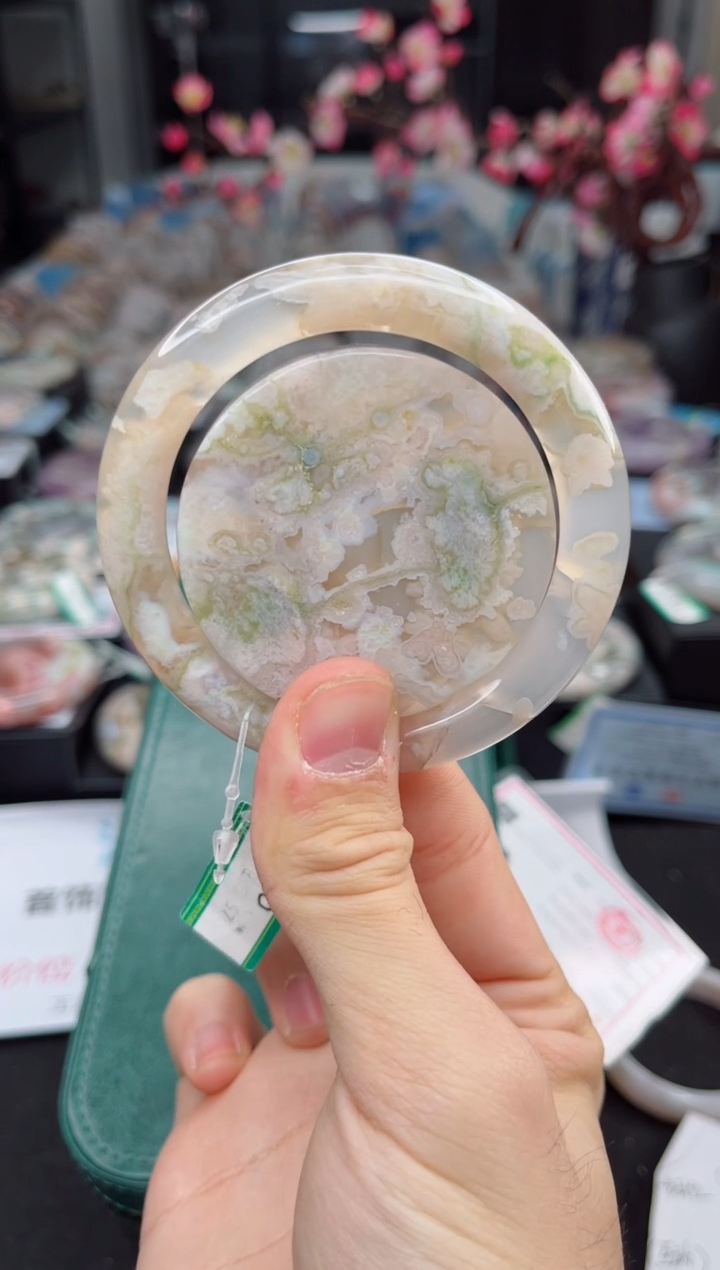 石英质玉未镶嵌手镯58圈口（赠送镯心）0002