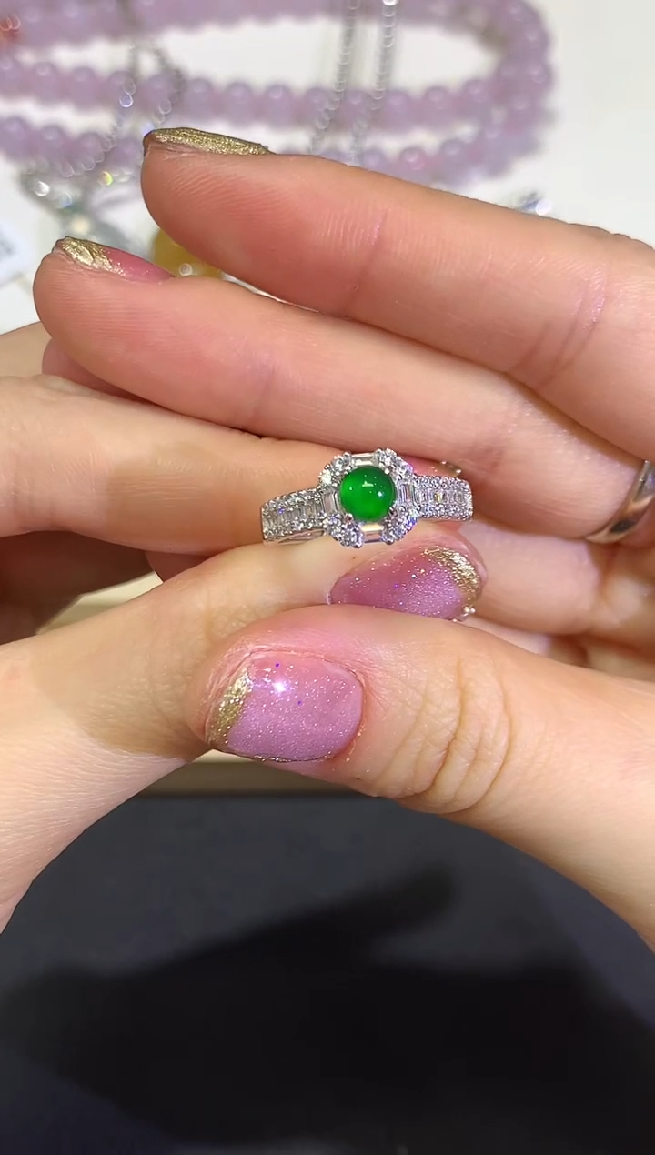 【闪购商品】翡翠颈饰未镶嵌1团购