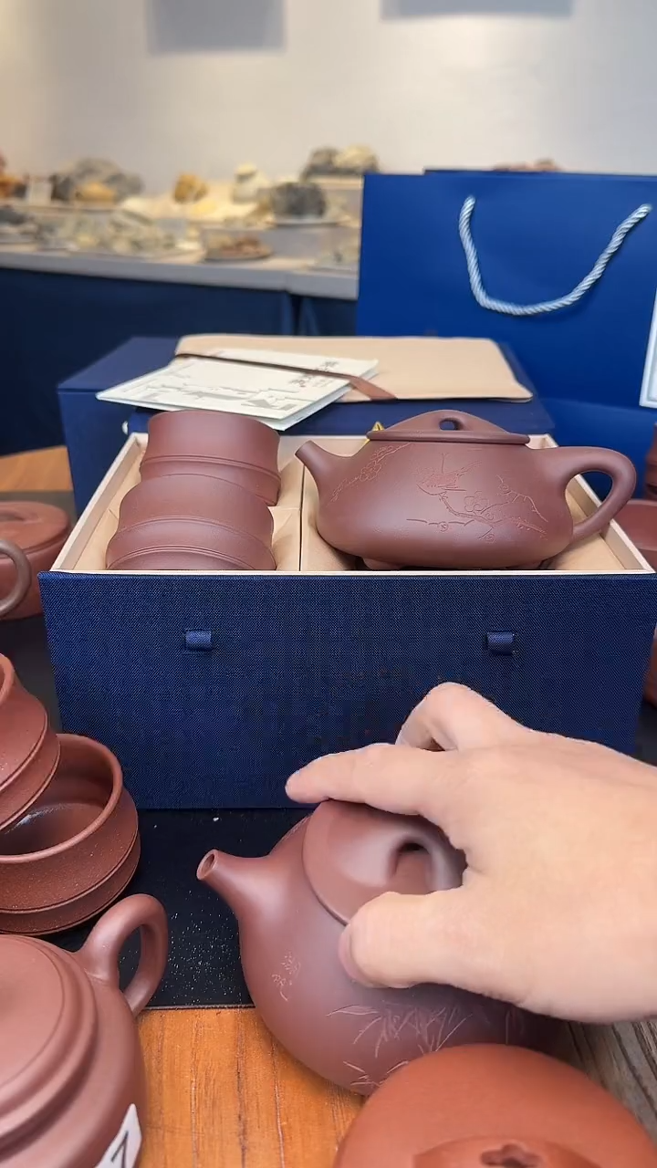 茶壶紫砂山**人台西底槽青大满瓢刻绘350cc梅花套组