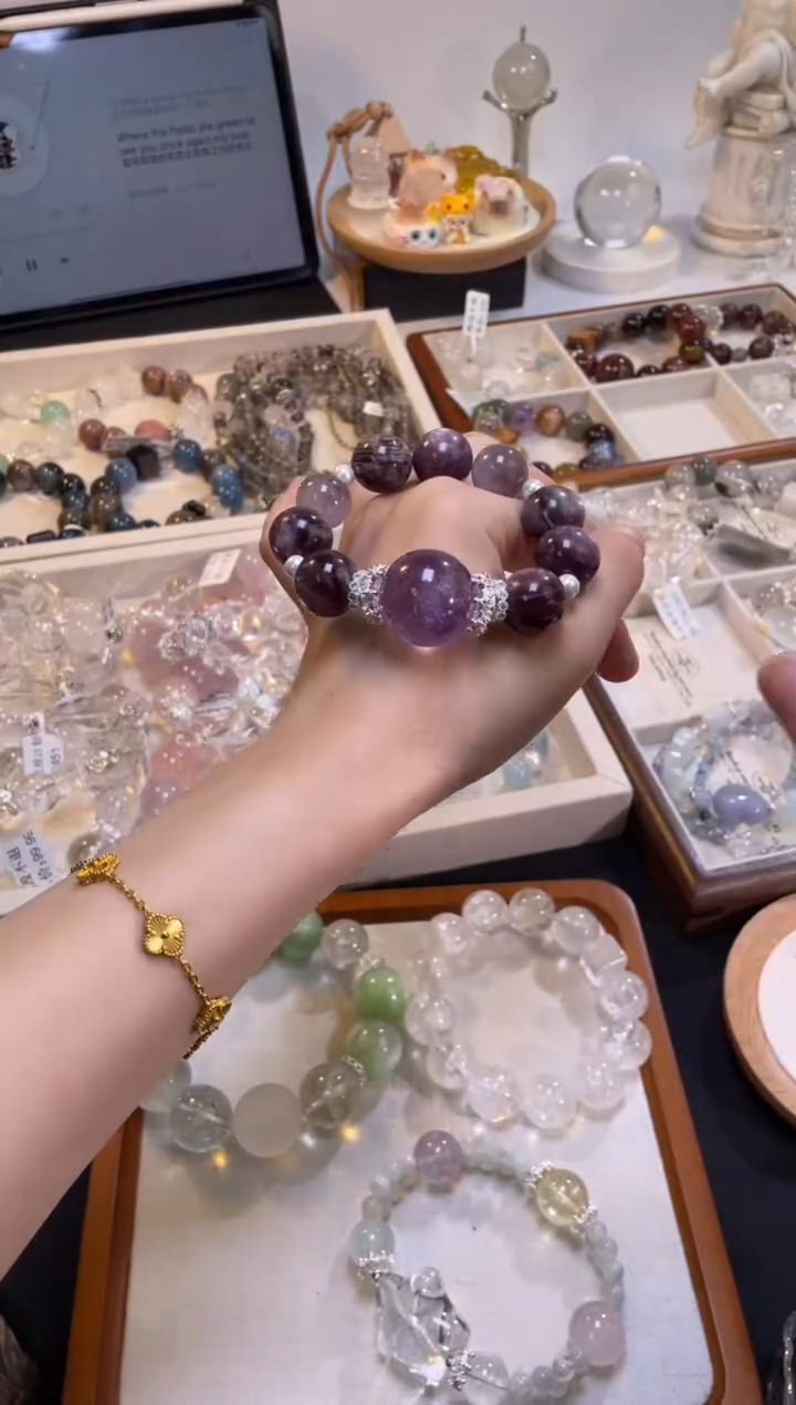 【葡萄晶洞之芋泥啵啵】970紫水紫锂云母设计款手串多样性发货