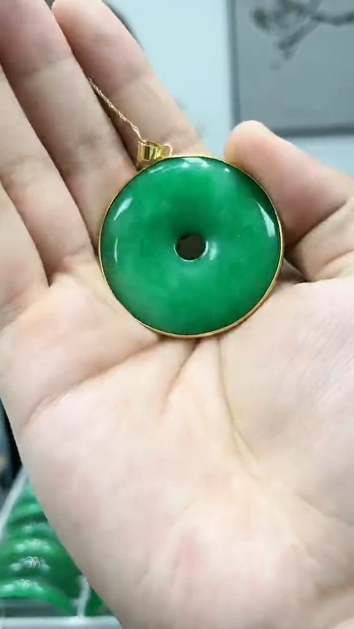 【闪购商品】翡翠颈饰未镶嵌s36蜡阳绿平安扣吊坠