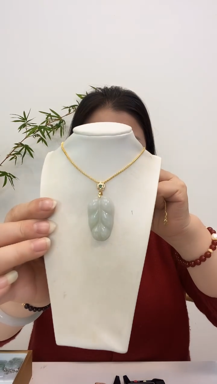 【闪购商品】翡翠颈饰未镶嵌叶子赠合金链