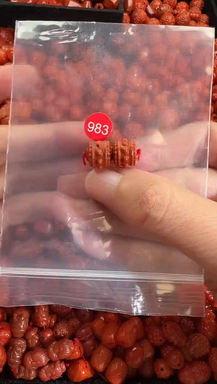 颈饰未镶嵌南红玛瑙1