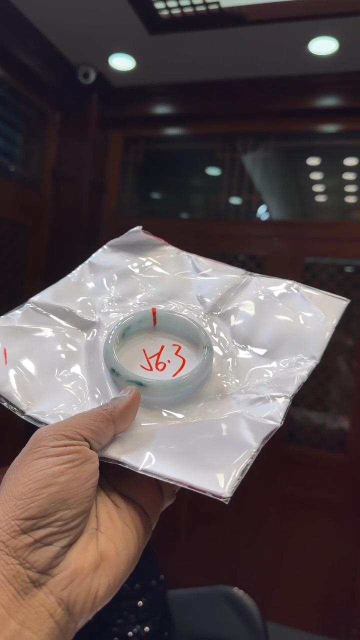 【闪购商品】翡翠手镯未镶嵌手镯微瑕