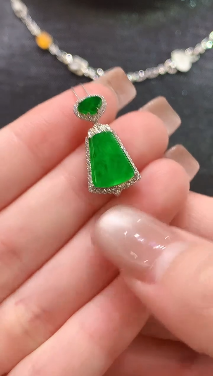 吊坠(不含链)18K金镶嵌翡翠L多样性发其一