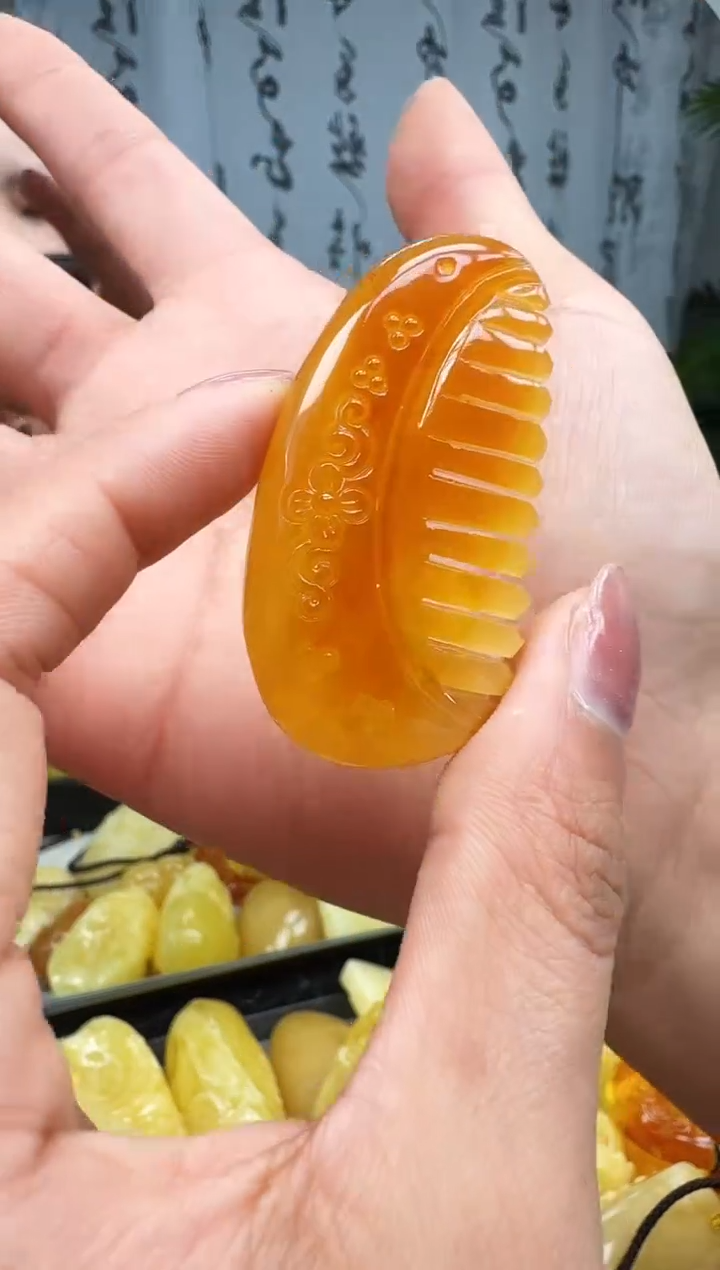 【闪购商品】琥珀裸石未镶嵌挂坠