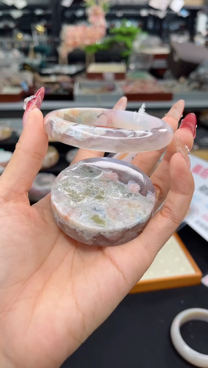【闪购商品】石英质玉手镯未镶嵌60圈口（赠品镯心）6460091