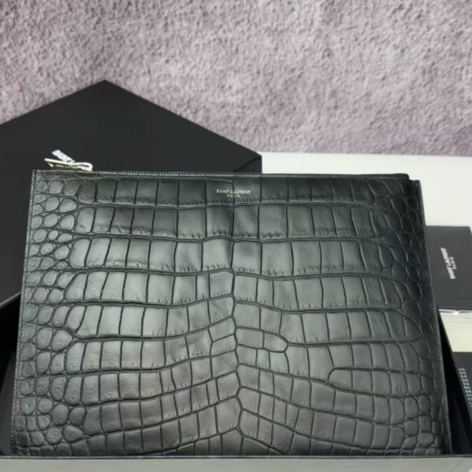 未使用 Givenchy/纪梵希 鳄压/男士手拿包/手提/D店
