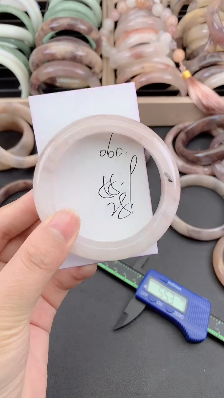 未镶嵌手镯石英质玉060