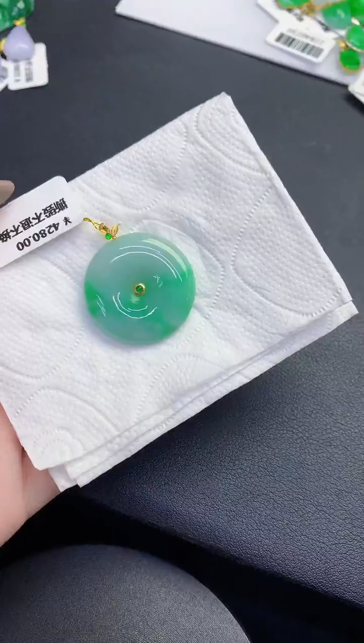 颈饰18K金镶嵌翡翠缅甸天然翡翠A货