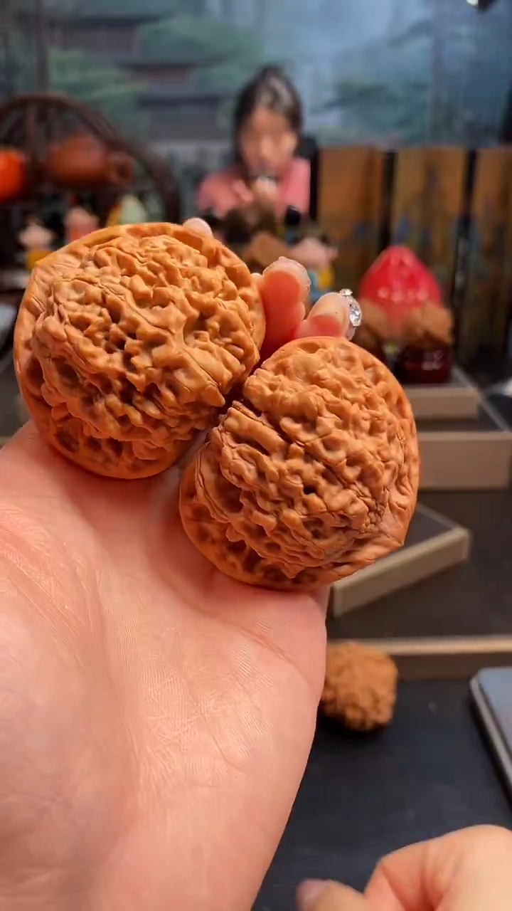 【闪购商品】文玩核桃吊坠K241官帽50