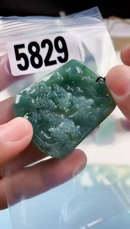 【闪购商品】翡翠挂件未镶嵌天然翡翠吊坠挂件