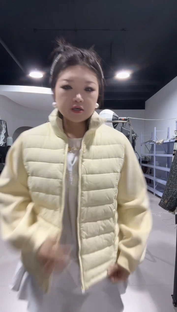 1014-黄色外套····