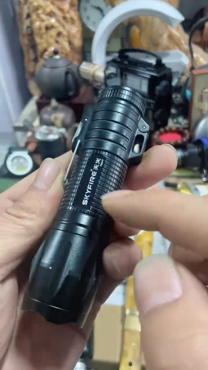 瓷片闪购商品  如图所示