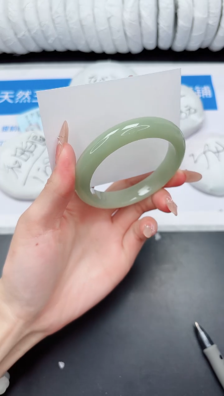 未镶嵌手镯石英质玉70-58.5D