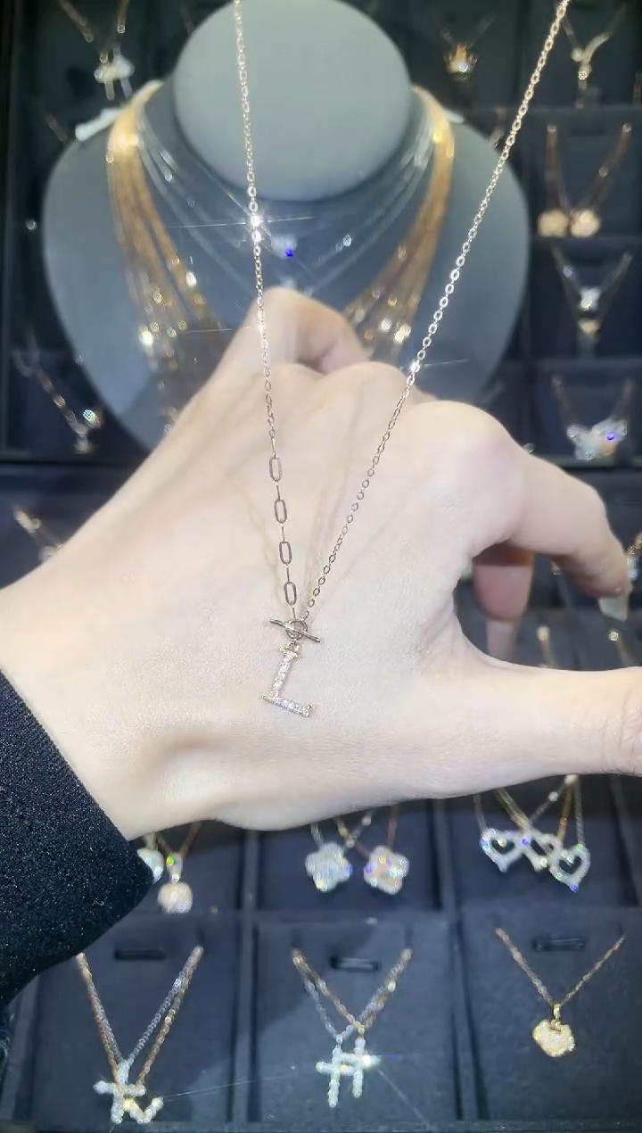 【闪购商品】钻石套链18K金镶嵌18K金玫 多人 字母L