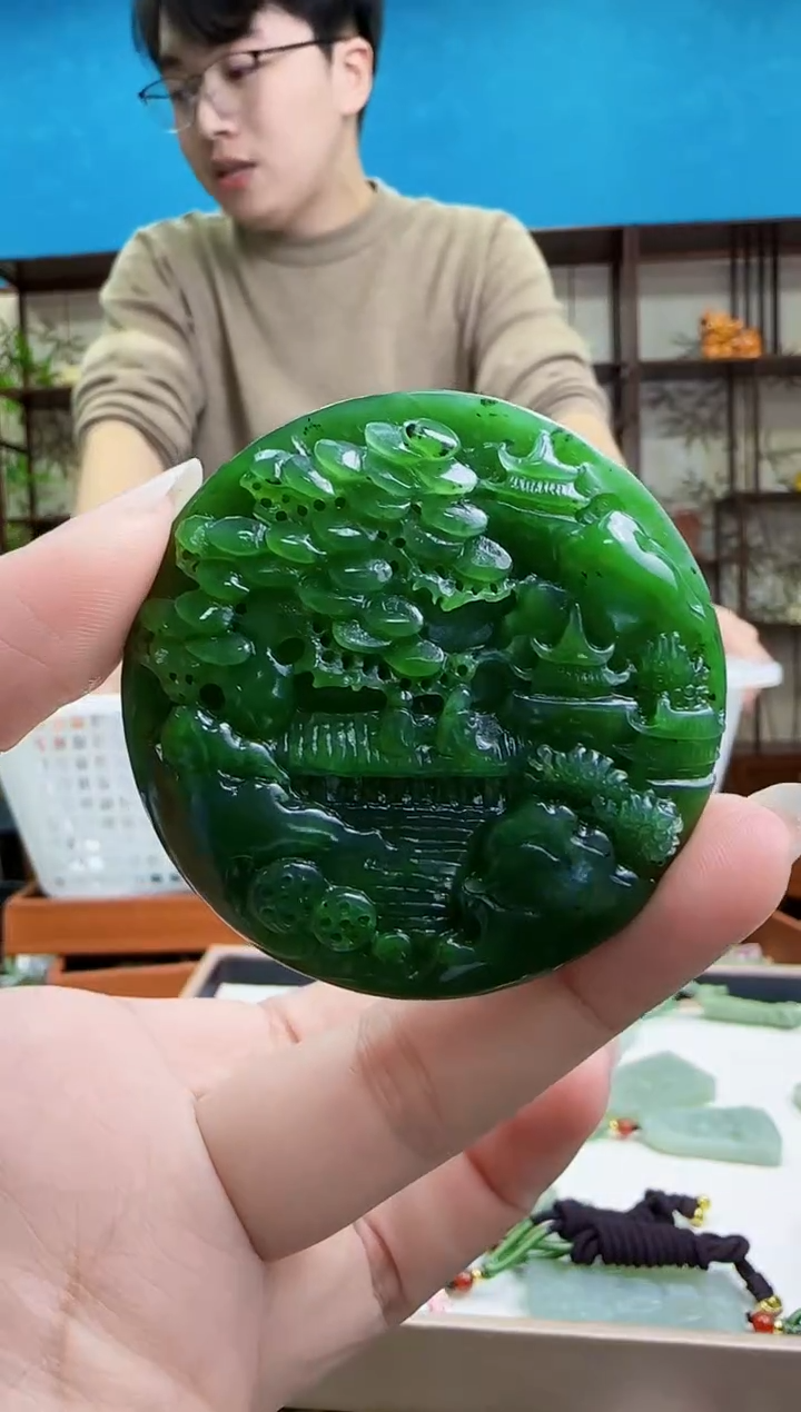 颈饰未镶嵌和田玉1