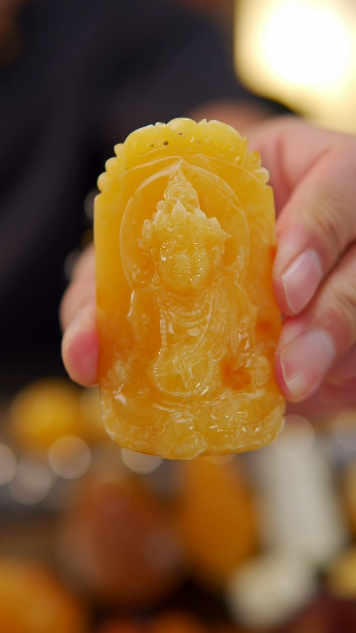 【闪购商品】蜜蜡裸石未镶嵌焦皮料黄财神吊坠41.08