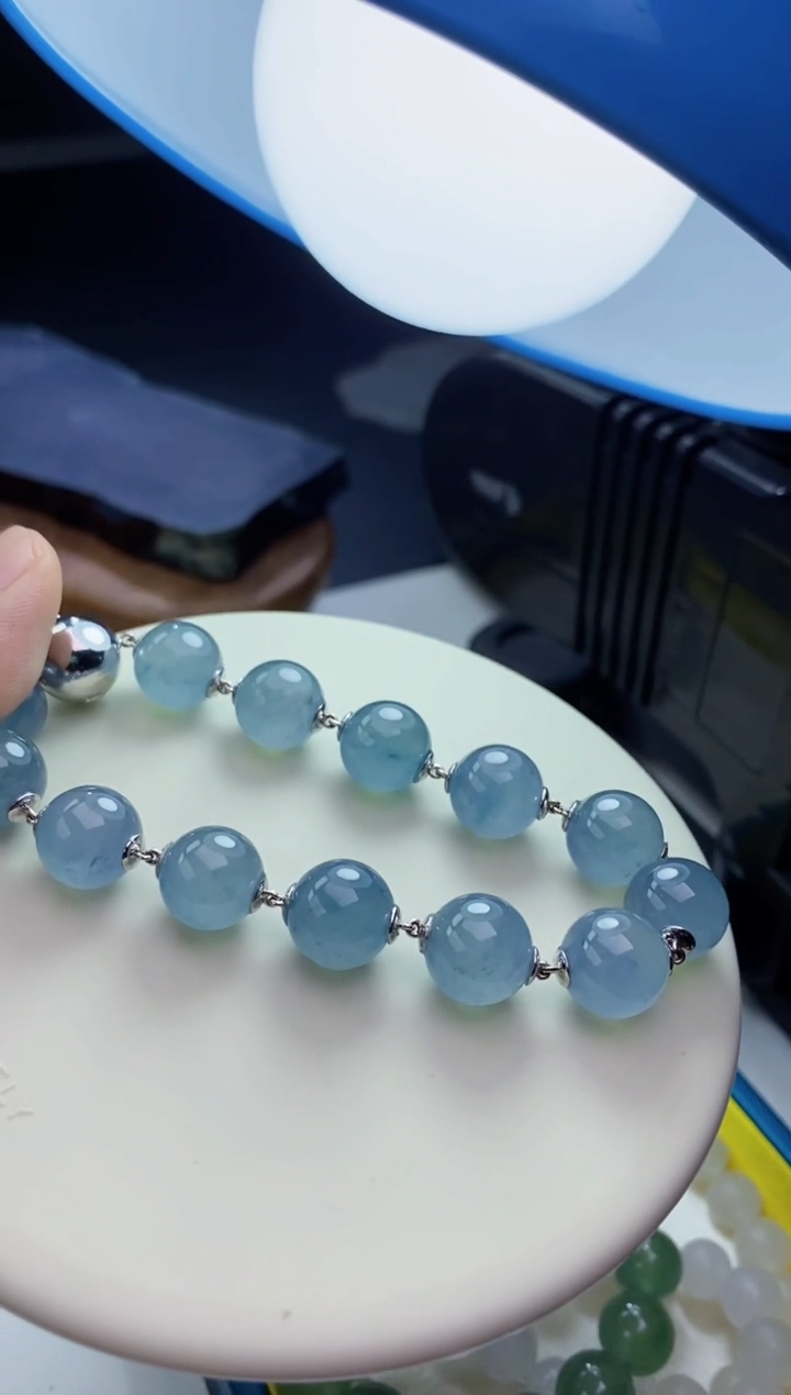 定制翡翠未镶嵌手串