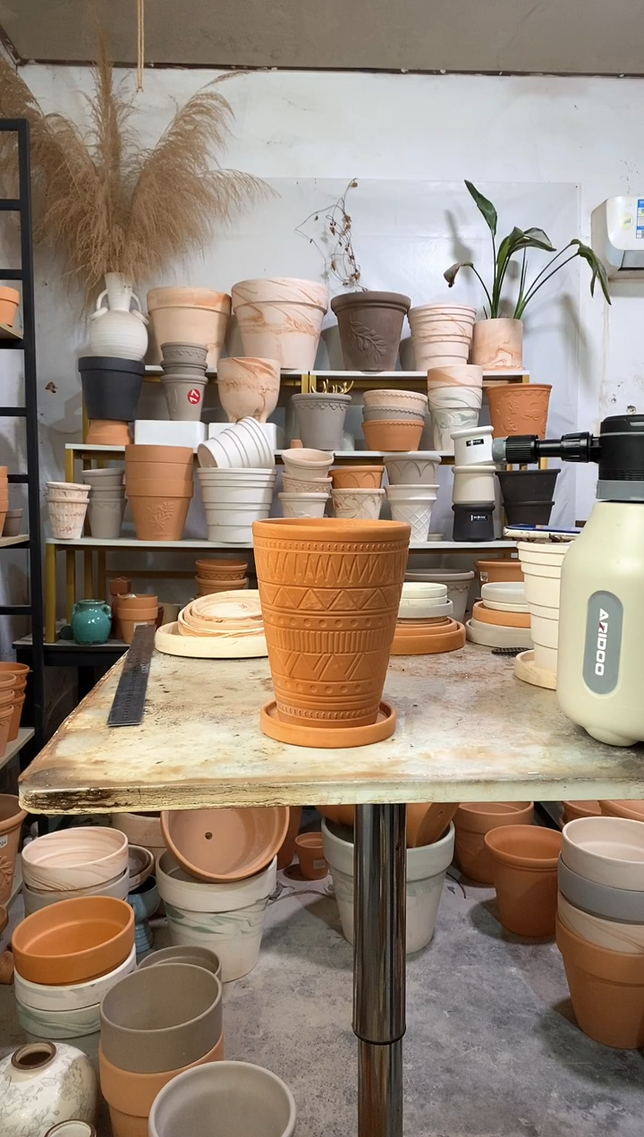  13.5*17红陶反比例浮雕 1盆1托