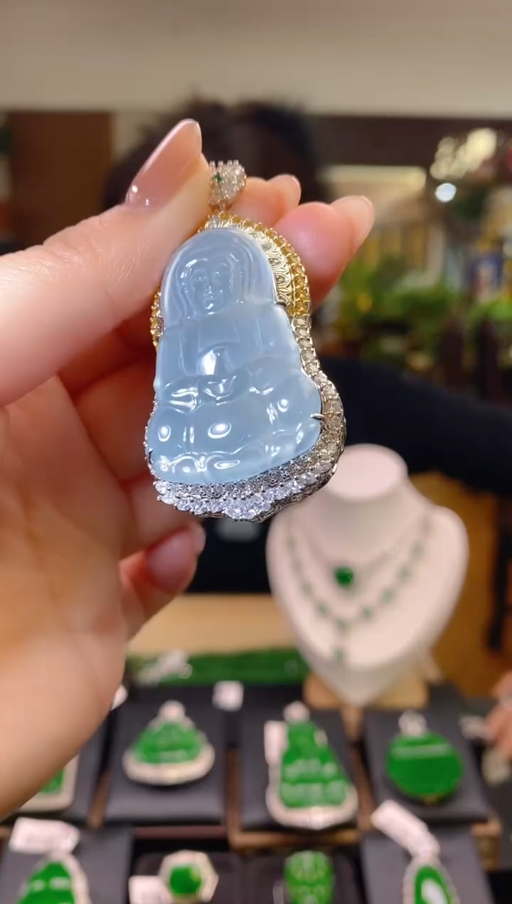 【闪购商品】翡翠吊坠(不含链)未镶嵌多样性发其一