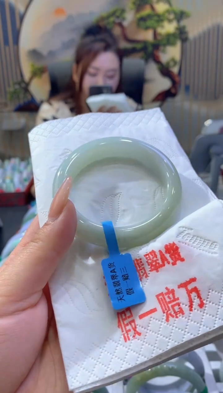 翡翠未镶嵌手镯多人007006