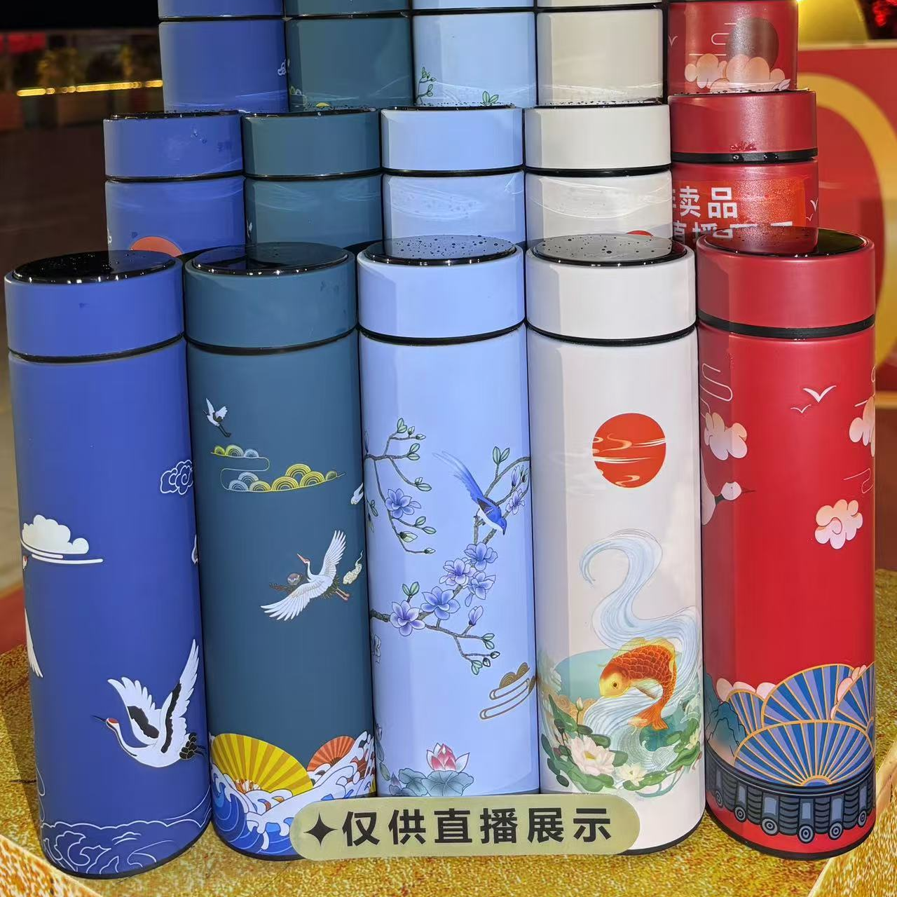 【澳门欧姐】创意卡通可爱个性保温杯颜色随机