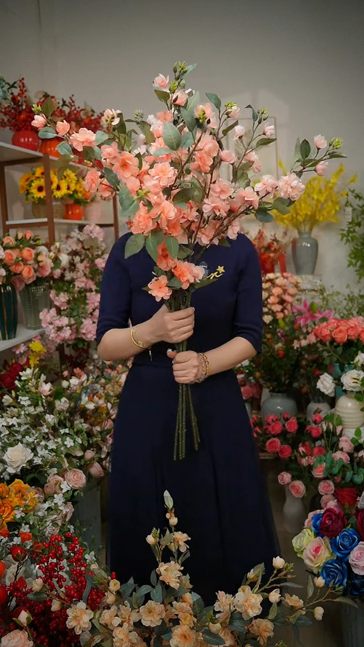 6支山茶花：3支浅粉+3支深粉色