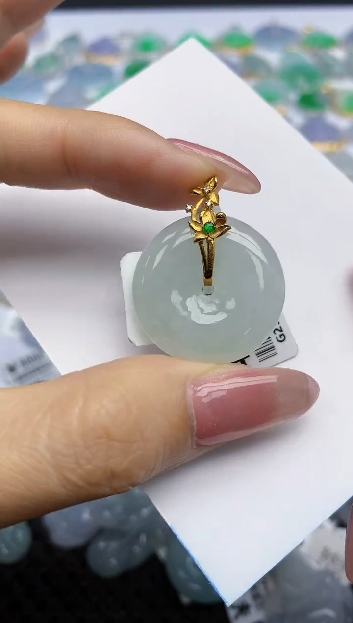 【闪购商品】翡翠挂件18K金镶嵌天然翡翠A货