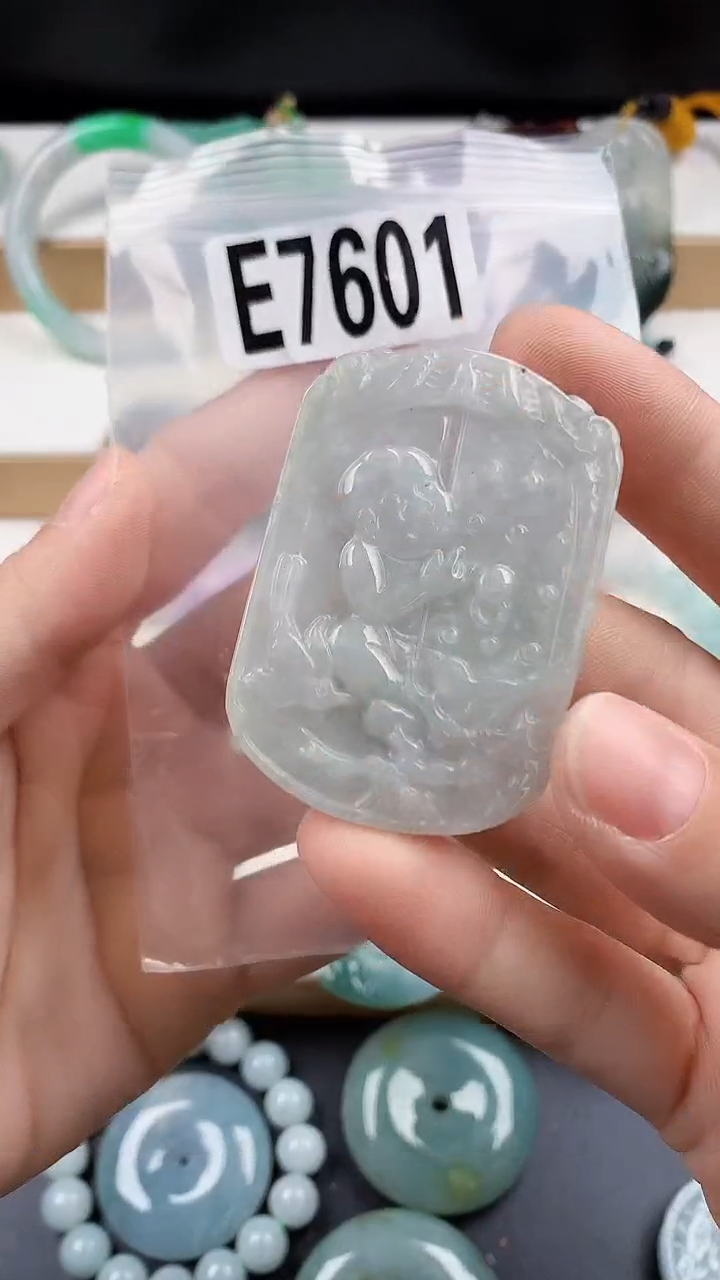 颈饰未镶嵌翡翠天然翡翠吊坠挂件