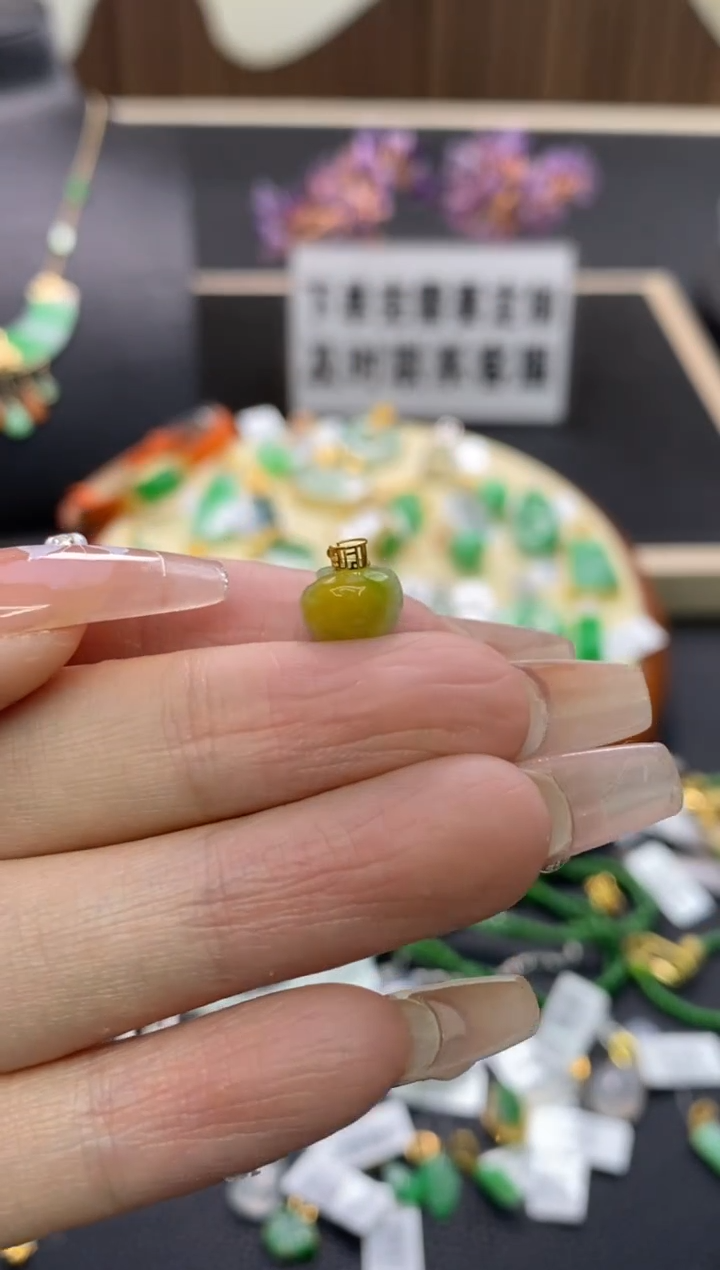 【闪购商品】翡翠颈饰18K金镶嵌净货15975