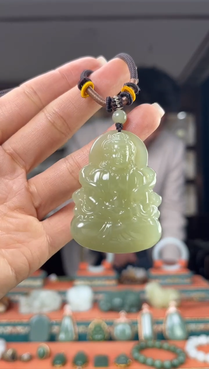 颈饰未镶嵌和田玉佩佩